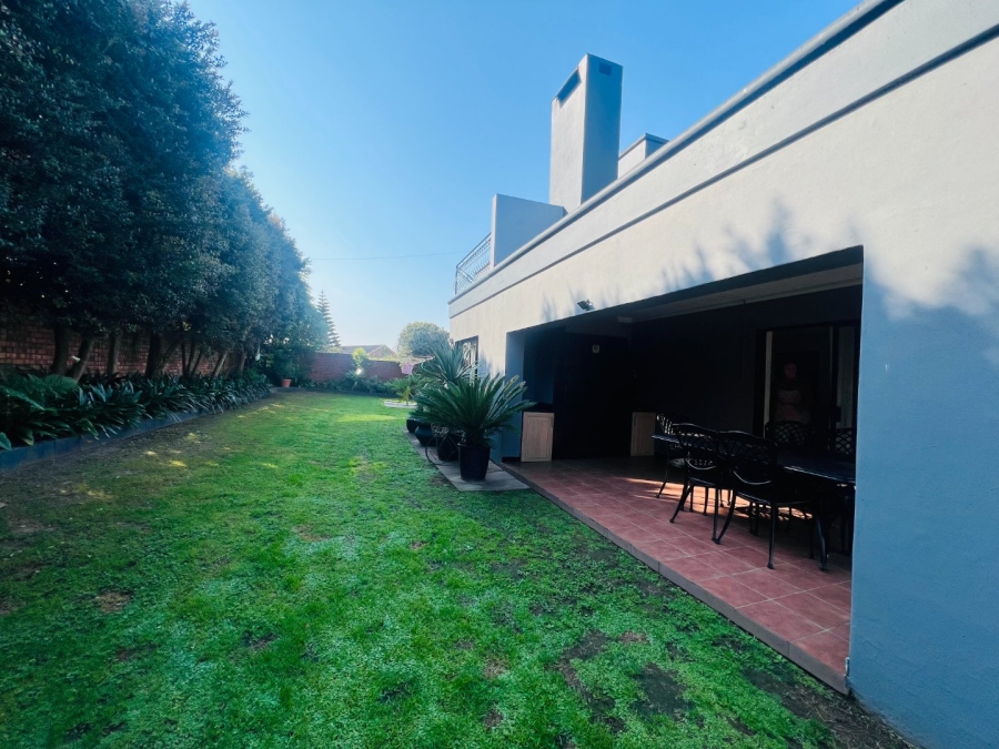 8 Bedroom Property for Sale in Rooi Rivier Rif Western Cape